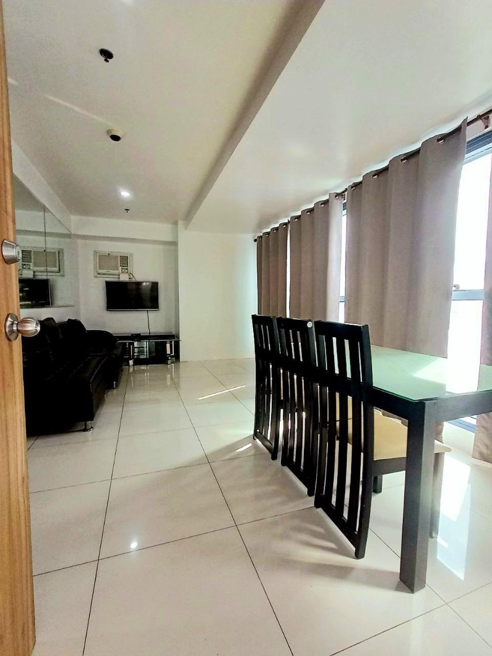 2 Bedroom In Grand Riviera Suites Infront Of Us Embassy Manila Exterior foto